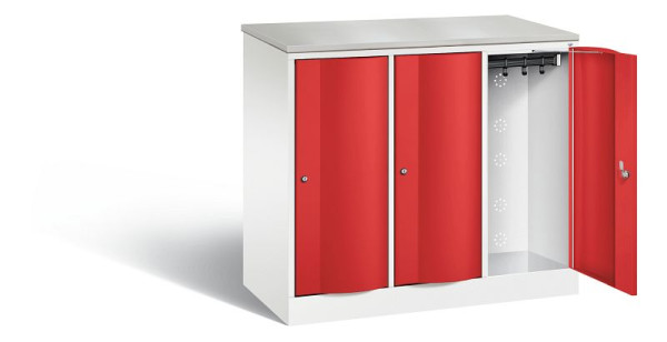 C+P Garderobenschrank Resisto, H1077xB1148xT540mm, Farbe: Verkehrsweiß / feuerrot, 8271-372 S10106