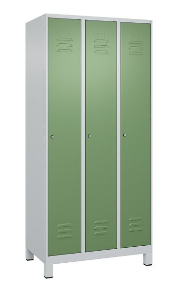 C+P Umkleidespind Classic PLUS mit Mitteltrennwand, Füße, 3 Abteile, 1950x900x500mm, 7035/6011, Zylinderschlösser, 080010-30F S10021