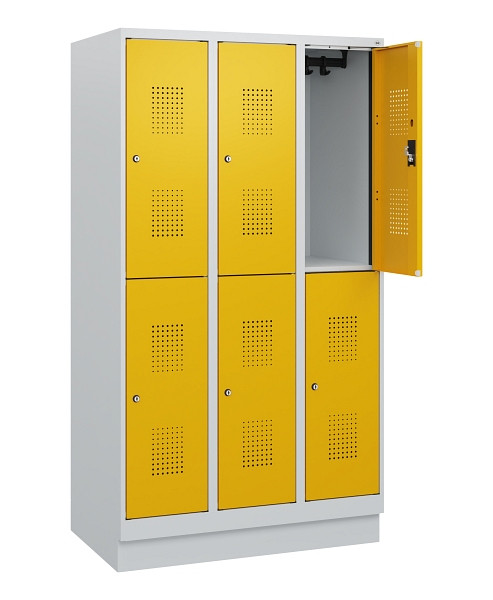 C+P Doppelstöckiger Spind Evolo PLUS, Sockel, 6 Fächer, 1630x900x500mm, 7035/100, Zylinderschloss, 0493205-30 S10019