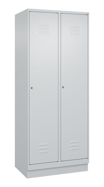 C+P Umkleidespind Classic PLUS mit Mitteltrennwand, Sockel, 2 Abteile, 1950x800x500mm, 7035/7035, Zylinderschlösser, 080020-22F S10024