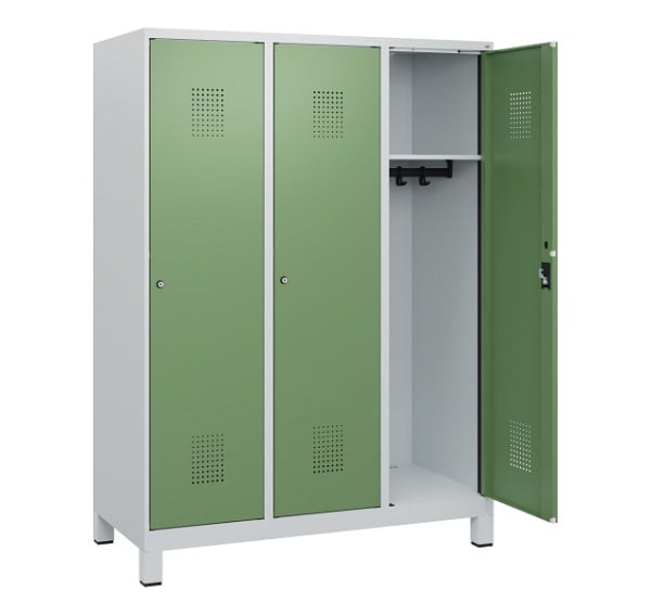 C+P Spind Evolo PLUS, Füße, 3 Abteile, 1630x1200x500mm, 7035/6011, Zylinderschloss, 0490105-32 S10037