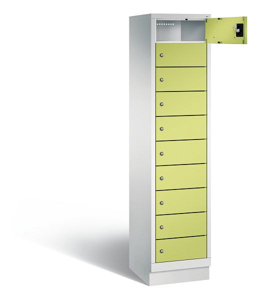 C+P Schließfachschrank Evolo, H1850xB420xT500mm, Farbe: Lichtgrau / Viridingrün, mit Steckdosenleiste, 48020-1210 S10166