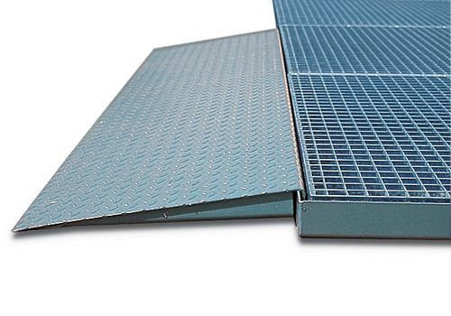 DENIOS Auffahrrampe aus Stahl für Bodenelemente classic-line, verzinkt, 1820 x 720 mm, 115165