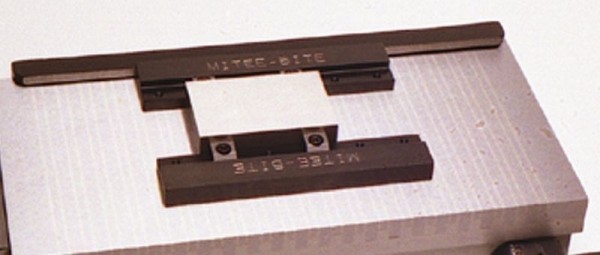 Mitee-Bite Flachspanner Pitbull für Flachschleifmaschinen 2 Leisten stumpf, VE: 2 Stück, X26140