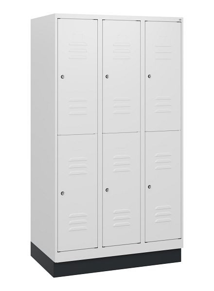 C+P Doppelstöckiger Spind Classic PLUS, Sockel, 3 Abteile, 1630x900x500mm, 9016/9016, Zylinderschlösser, 0803205-30 S10044