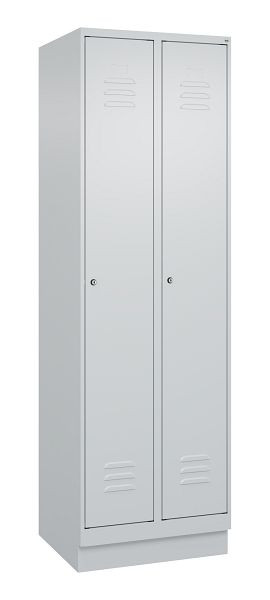 C+P Umkleidespind Classic PLUS, Sockel, 2 Abteile, 1950x600x500mm, 7035/7035, Zylinderschlösser, 080020-20 S10024