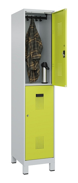 C+P Doppelstöckiger Spind Evolo PLUS, mit Füßen, 2 Fächer, 1950x400x500mm, 7035, Frontfarbe 1108060 RDS Clowngrün, Zylinderschloss, 049310-12 S10042