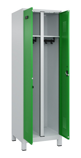 C+P Schwarz-Weiß-Spind Evolo PLUS, mit Füßen, 2 Abteile, 1950x600x500mm, 7035/6, Frontfarbe RAL 6037 Reingrün, Zylinderschloss, 049012-20 S10038