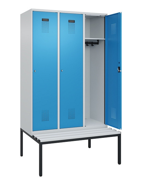 C+P Spind Evolo PLUS, 3 Abteile, 2120x1200x815mm, 7035/5012, Haken 4, Zylinderschloss, Sitzfläche Kunststoff, Sitzbank, 0490507-32 S10088