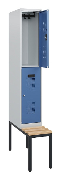 C+P Doppelstöckiger Spind Evolo PLUS, Bank, 2 Fächer, 1950x300x815mm, 7035/5023, Zylinderschloss, Sitzfläche Buche-Hartholz, Sitzbank, 0493505-10 S10033