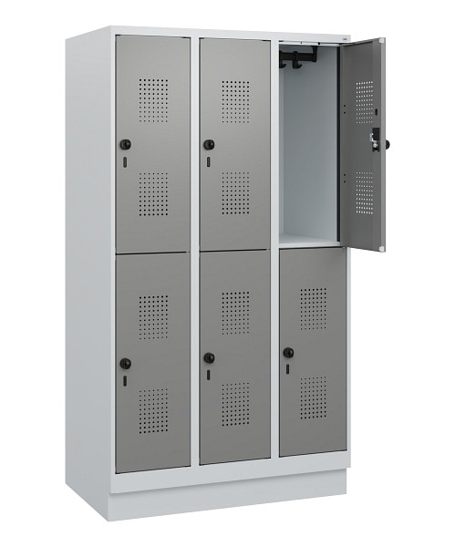 C+P Doppelstöckiger Spind Evolo PLUS, Sockel, 6 Fächer, 1630x900x500mm, 7035/000, Drehriegel, 0493205-30 S10014
