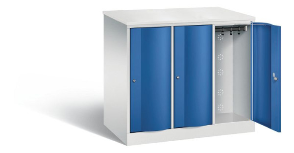 C+P XL-Schließfachschrank Resisto, H1077xB1148xT640mm, Farbe: Lichtgrau / Enzianblau, 8271-373 S10051