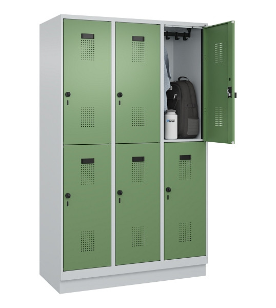 C+P Doppelstöckiger Spind Evolo PLUS, mit Sockel, 6 Fächer, 1950x1200x500mm, 703, Frontfarbe RAL 6011 Resedagrün, Drehriegel, 049320-32 S10010