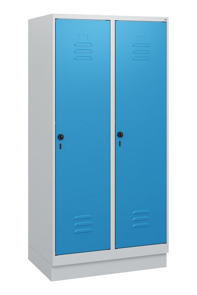 C+P Umkleidespind Classic PLUS, Sockel, 2 Abteile, 1630x800x500mm, 7035/5012, Drehriegel, 0800205-22 S10004