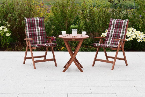 Merxx Borkum Set 5-teilig, 2 Klappsessel, Rückenlehne 5-fach verstellbar, 2 weinrot karierte Kissen, 1 Klapptisch, Ø 65 cm, FSC Eukalyptusholz, 40010-011