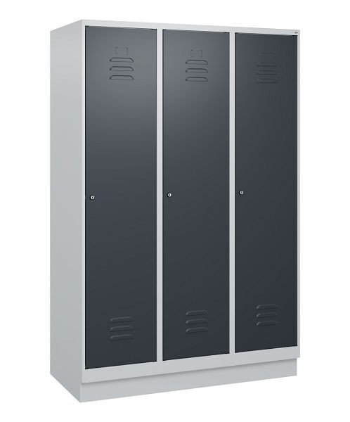 C+P Umkleidespind Classic PLUS, Sockel, 3 Abteile, 1800x1200x500mm, 7035/7016, Zylinderschlösser, 0800207-32 S10023
