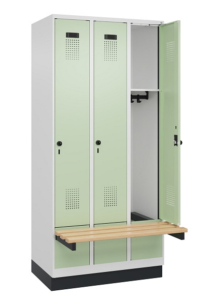 C+P Spind Evolo PLUS, 3 Abteile, 1950x900x815mm, 9016/6019, Drehriegel, Sitzfläche Holz, Sitzbank auskragend Sockel, 049040-30 S10019