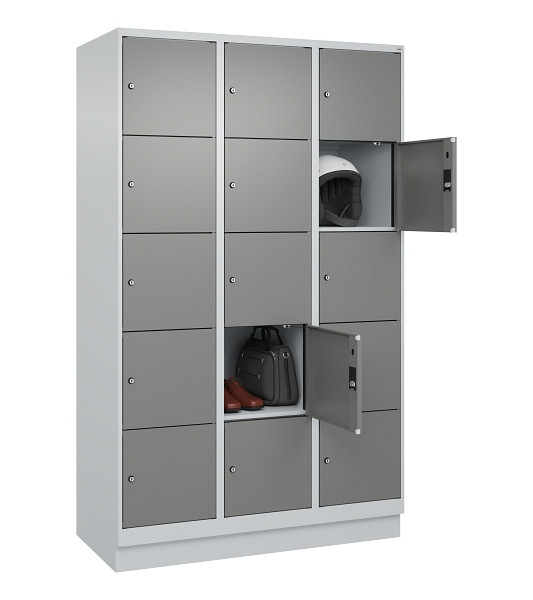 C+P Schließfachschrank Evolo PLUS, mit Sockel, 15 Fächer, 1950x1200x500mm, 7035/0005000 RDS Stahlgrau, 049020-325 S10014