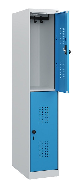 C+P Doppelstöckiger Spind Evolo PLUS, 2 Fächer, 1530x300x500mm, 7035/5012, Drehriegel, 0493005-10 S10007