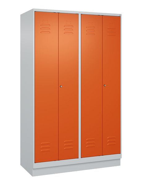 C+P Umkleidespind Classic PLUS SW, Sockel, 4 Abteile, 1950x1200x500mm, 7035/2004, Zylinderschlösser, 080022-40 S10031