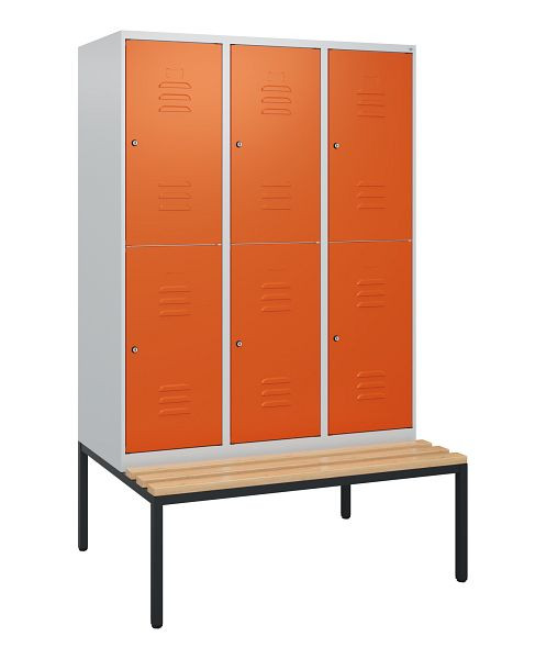 C+P Doppelstöckiger Spind Classic PLUS, 3 Abteile, 1950x1200x815mm, 7035/2004, Zylinderschlösser, Buche-Sitzleisten, Sitzbank, 0803505-32 S10122