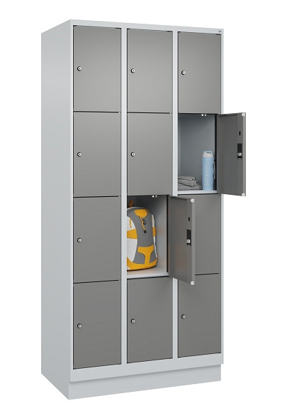 C+P Schließfachschrank Evolo PLUS, mit Sockel, 12 Fächer, 1950x900x500mm, 7035/0, Frontfarbe 0005000 RDS Stahlgrau, 049020-304 S10014