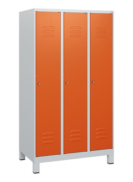 C+P Umkleidespind Classic PLUS, Füße, 3 Abteile, 1630x900x500mm, 7035/2004, Zylinderschlösser, 0800105-30 S10031