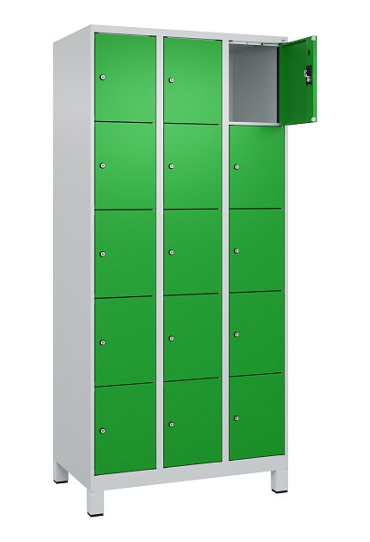 C+P Schließfachschrank Evolo PLUS, mit Füßen, 15 Fächer, 1950x900x500mm, 7035/6, Frontfarbe RAL 6037 Reingrün, 049010-305 S10011