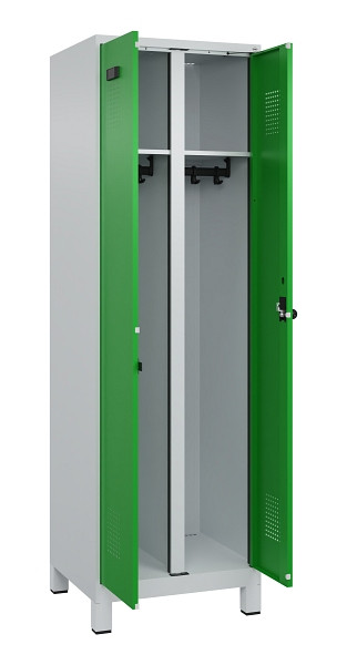 C+P Schwarz-Weiß-Spind Evolo PLUS, mit Füßen, 2 Abteile, 1950x600x500mm, 7035/6, Frontfarbe RAL 6037 Reingrün, Drehriegel, 049012-20 S10011