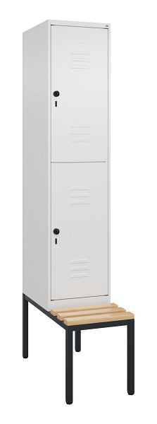 C+P Doppelstöckiger Spind Classic PLUS, Bank, 2120x400x815mm, 9016/9016, Drehriegel, Sitzleisten aus Buche, mit untergebauter Sitzbank, 0803507-12 S10014