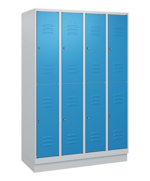 C+P Doppelstöckiger Spind Classic PLUS, Sockel, 4 Abteile, 1800x1200x500mm, 7035/5012, Zylinderschlösser, 0803207-40 S10019