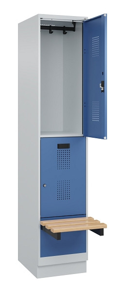 C+P Doppelstock-Spind Evolo PLUS, Bank, 2 Fächer, 1950x400x815mm, 7035/5023, Zylinderschloss, Sitzfläche Buche-Hartholz, mit Sockel, 049340-12 S10035
