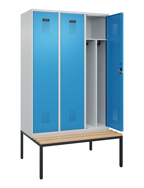 C+P Spind Evolo PLUS, 3 Abteile, 2120x1200x815mm, 7035/5012, Haken 4, Zylinderschloss, Sitzfläche Buche-Hartholz, Sitzbank, Trennwand, 0490507-32F S10034