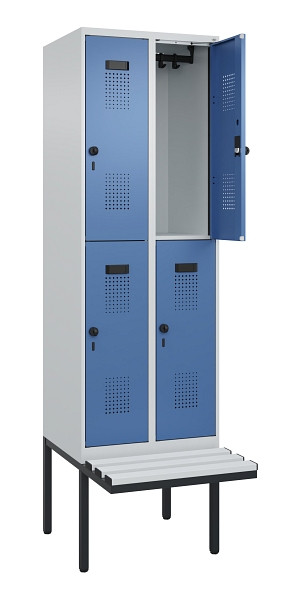 C+P Doppelstock-Spind Evolo PLUS, Bank, 4 Fächer, 2120x600x815mm, 7035/5023, Drehriegel, Sitzfläche Kunststoff, 0493407-20 S10089