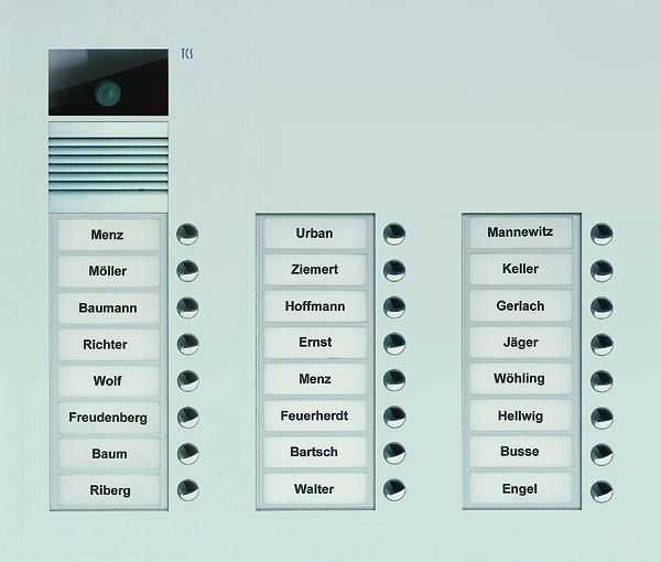 TCS Video Außenstation Serie AVU mit 24 Klingeltasten (rechtsbündig), 3-spaltig, UP silber, AVU16240-0010