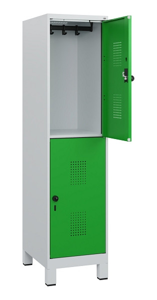 C+P Doppelstöckiger Spind Evolo PLUS, Füße, 2 Fächer, 1630x400x500mm, 7035/6037, Drehriegel, 0493105-12 S10011