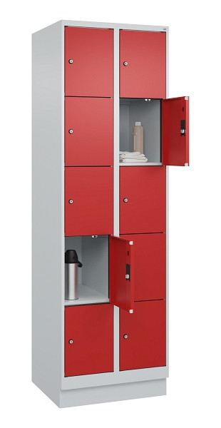 C+P Schließfachschrank Evolo PLUS, mit Sockel, 10 Fächer, 1950x600x500mm, 7035/3, Frontfarbe RAL 3000 feuerrot, 049020-205 S10003