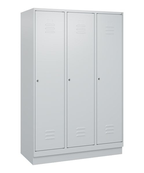 C+P Umkleidespind Classic PLUS, Sockel, 3 Abteile, 1800x1200x500mm, 7035/7035, Zylinderschlösser, 0800207-32 S10024