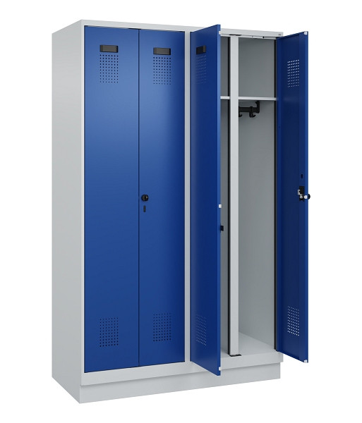 C+P Schwarz-Weiß-Spind Evolo PLUS, mit Sockel, 4 Abteile, 1950x1200x500mm, 7035/5010 Enzianblau, Abteile 4, Abteilbreite 300 mm, 049022-40 S10006
