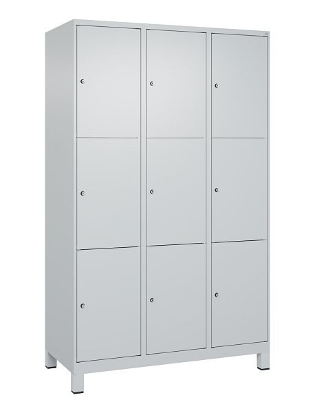 C+P Schließfachschrank Classic PLUS, Füße, 3 Abteile mit je 3 Fächern, 1950x1200x500mm, 7035/7035, 080010-323 S10009