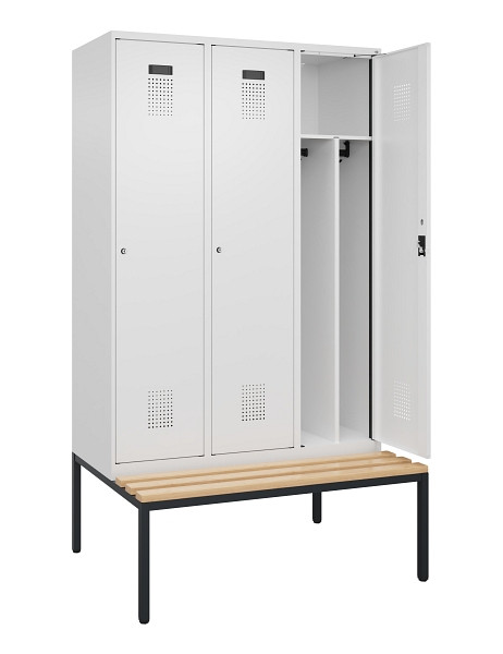 C+P Spind Evolo PLUS, 3 Abteile, 2120x1200x815mm, 9016/9016, Haken 4, Zylinderschloss, Sitzfläche Buche-Hartholz, Sitzbank, Trennwand, 0490507-32F S10047