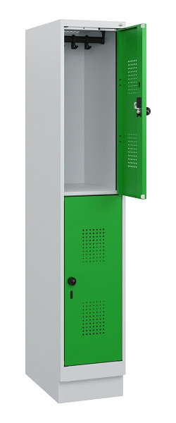 C+P Doppelstöckiger Spind Evolo PLUS, Sockel, 2 Fächer, 1630x300x500mm, 7035/603, Drehriegel, 0493205-10 S10011
