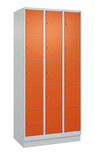 C+P Schließfachschrank Classic PLUS, Sockel, 3 Abteile mit je 5 Fächern, 1950x900x500mm, 7035/2004, 080020-305 S10018