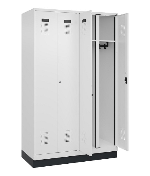 C+P Schwarz-Weiß-Spind Evolo PLUS, mit Sockel, 4 Abteile, 1950x1200x500mm, 9016/9016 Verkehrsweiß, Abteilbreite 300 mm, Schlüssel 2, 049022-40 S10047