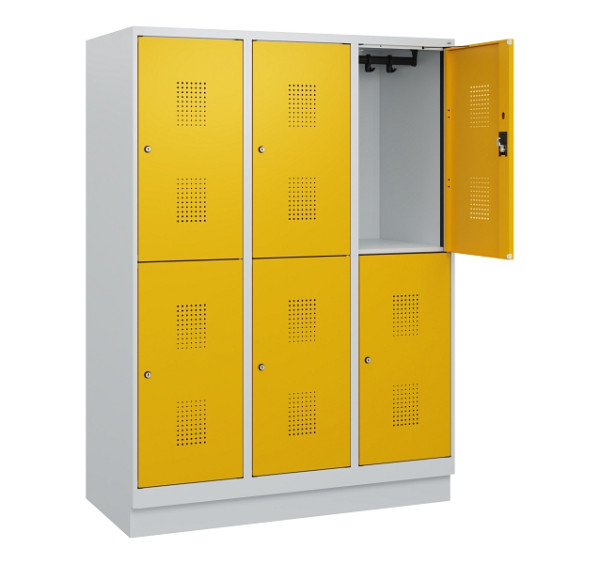 C+P Doppelstöckiger Spind Evolo PLUS, Sockel, 6 Fächer, 1630x1200x500mm, 7035/10, Frontfarbe RAL 1004 Goldgelb, Zylinderschloss, 0493205-32 S10018
