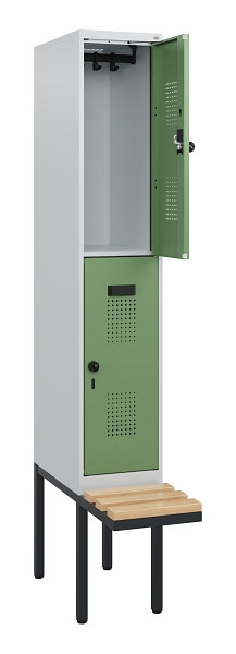 C+P Doppelstock-Spind Evolo PLUS, Bank, 2 Fächer, 1950x300x815mm, 7035/6011, Drehriegel, Sitzfläche Buche-Hartholz, 0493405-10 S10010