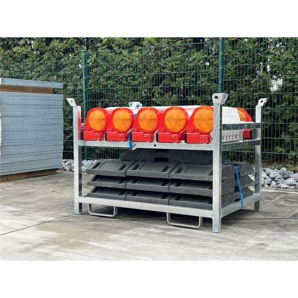 Schake 36NOXP-SET3 bestehend aus: 1x Lager- und Transportpalette, 10x TL-Fußplatte nach K1, 10x Bast Bakenleuchte rot, 36NOXP-G2-SET3