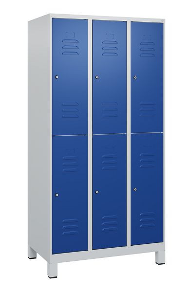 C+P Doppelstöckiger Spind Classic PLUS, Füße, 3 Abteile, 1800x900x500mm, 7035/5010, Zylinderschlösser, 0803107-30 S10018