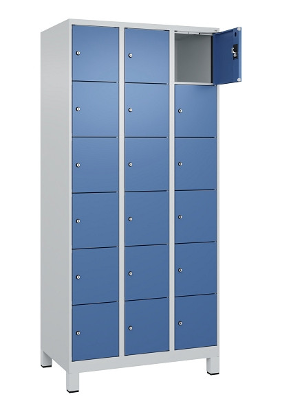 C+P Schließfachschrank Evolo PLUS, mit Füßen, 18 Fächer, 1950x900x500mm, 7035/5, Frontfarbe RAL 5023 Fernblau, 049010-306 S10008
