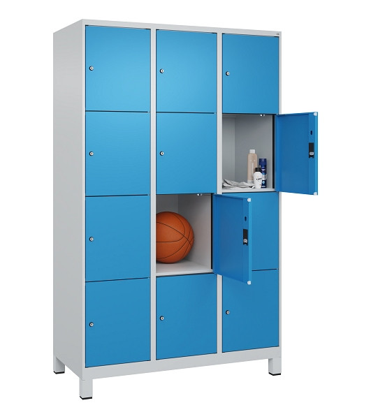 C+P Schließfachschrank Evolo PLUS, mit Füßen, 12 Fächer, 1950x1200x500mm, 7035/5012 Lichtblau, Abteile 3, Abteilbreite 400 mm, 049010-324 S10007